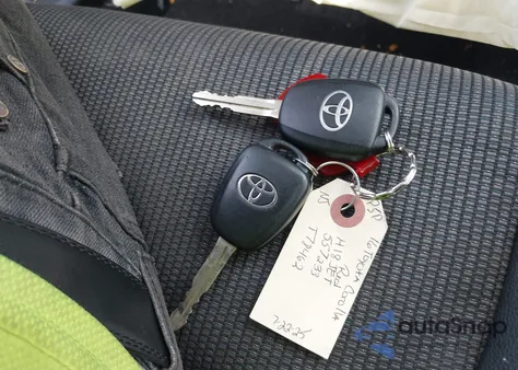 2016 Toyota Corolla S Plus z USA, uszkodzony, nr VIN 2T1BURHE9GC557233